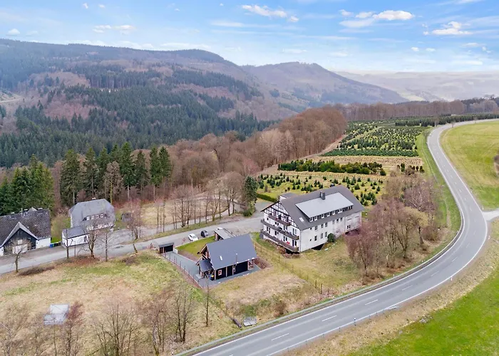 Greenhouse Living Apartment Fagus Mit Terrasse Und Feuerstelle - 6 Minuten Nach Winterberg - 4 Minuten Zur Ruhrquelle - Wandern - Mountainbike Fahren - Reisen Mit Hund & Natur Geniessen