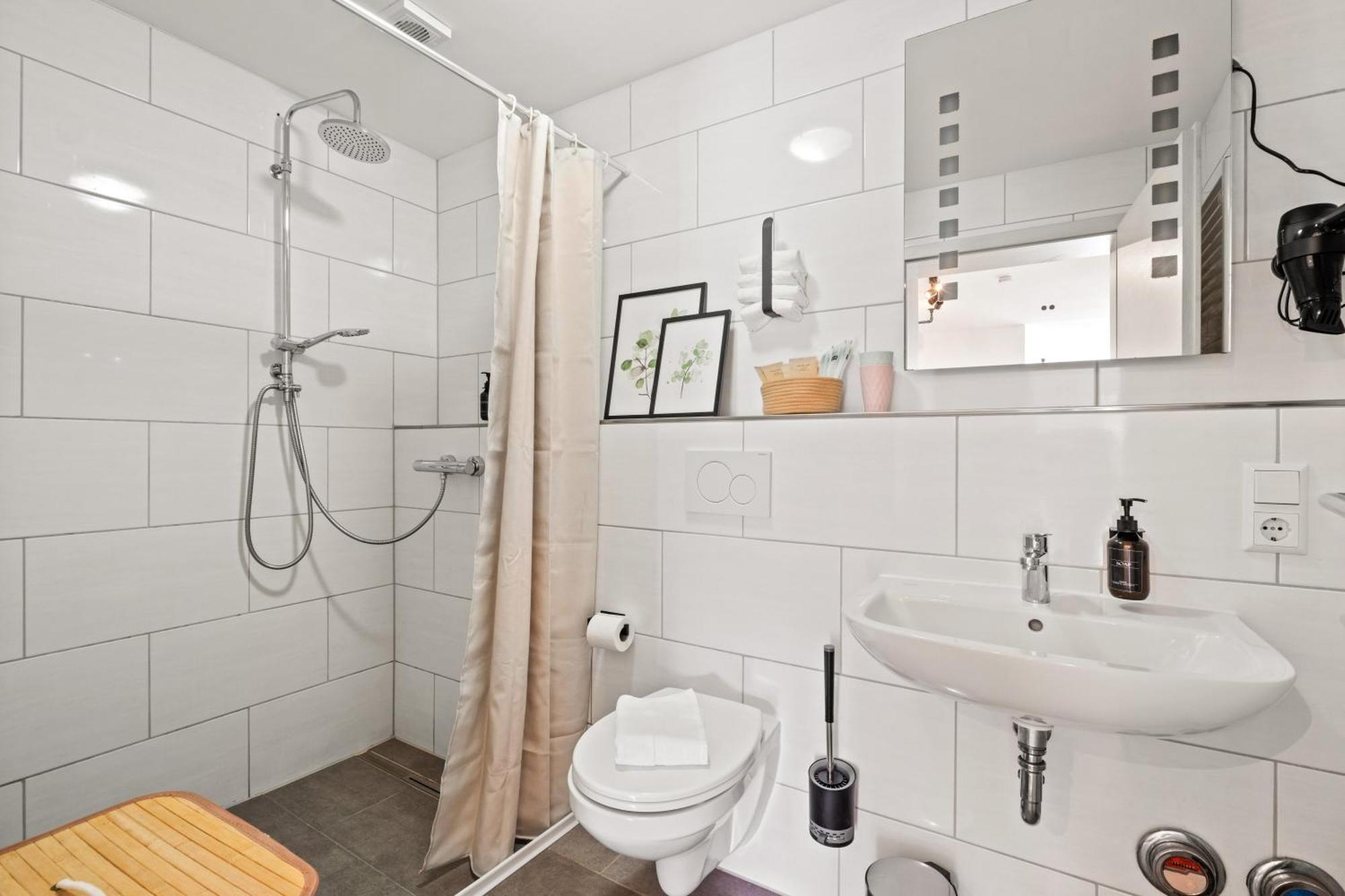 Greenhouse Living Fagus Mit Terrasse Und Feuerstelle - 6 Minuten Nach Winterberg - 4 Minuten Zur Ruhrquelle - Wandern - Mountainbike Fahren - Reisen Mit Hund & Geniessen Apartment *