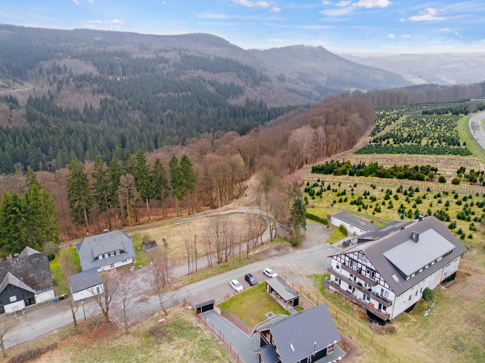 Greenhouse Living Fagus Mit Terrasse Und Feuerstelle - 6 Minuten Nach Winterberg - 4 Minuten Zur Ruhrquelle - Wandern - Mountainbike Fahren - Reisen Mit Hund & Geniessen *