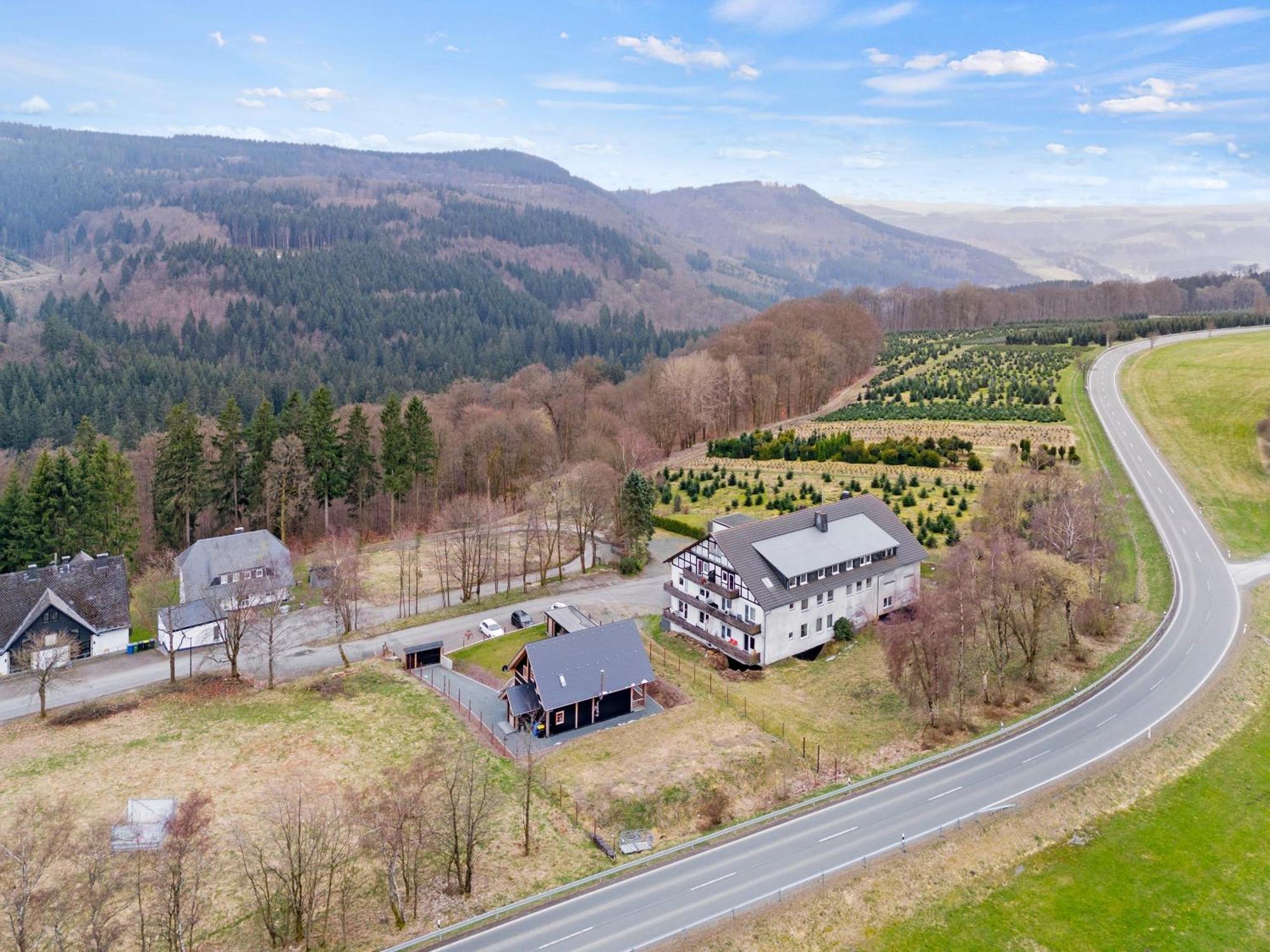 Greenhouse Living Fagus Mit Terrasse Und Feuerstelle - 6 Minuten Nach Winterberg - 4 Minuten Zur Ruhrquelle - Wandern - Mountainbike Fahren - Reisen Mit Hund & Geniessen *
